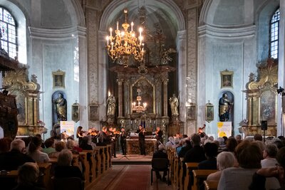 Za poklady Broumovska, Orchestr Beliczay