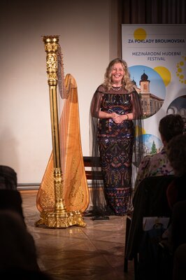 Harfistka Jana Boušková