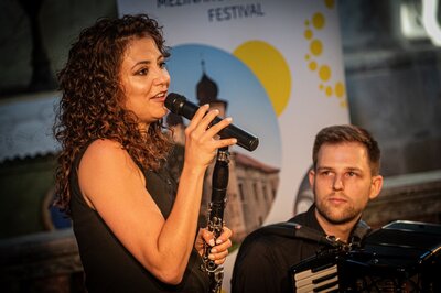 Za poklady Broumovska, Duo Minerva