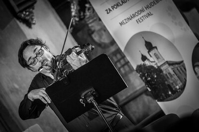 Za poklady Broumovska, Jan Valta