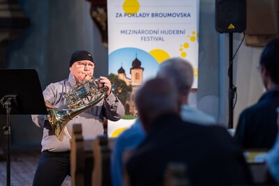 Za poklady Broumovska, Zuzana Rzounková