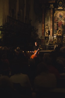 Violoncellista Jiří Bárta, rezidenční umělec festivalu. 