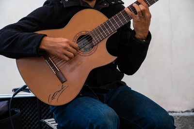 Koncert Alexandra Glize v klášterní kavárně