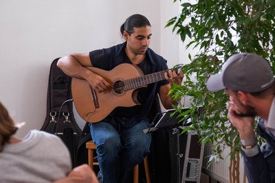 Koncert Alexandra Glize v klášterní kavárně