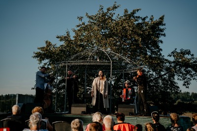 Michaela Katráková a Cimbálová muzika Milana Broučka