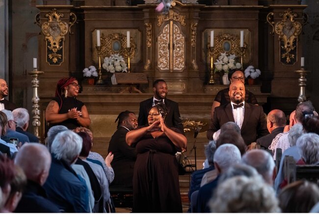 Americký gospel v srdci baroka: The Jeremy Winston Chorale opět míří na festival Za poklady Broumovska