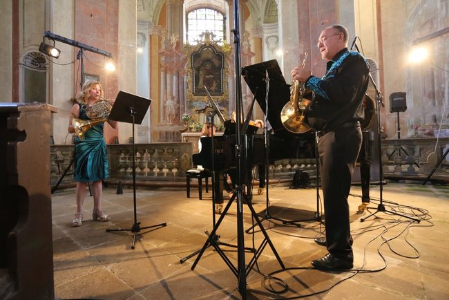 2016 | Kerry Turner, Mascher Turner, Jana Goliášová