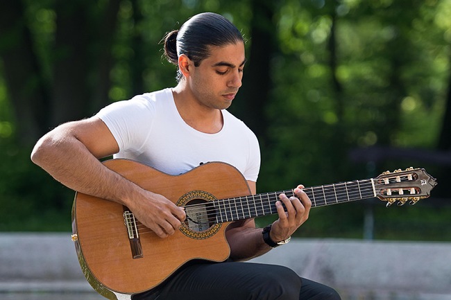 Alexandre Glize (Francie), kytara  